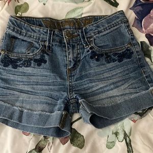 Cute short shorts size 8 for kids color blue butterfly design 🦋💙